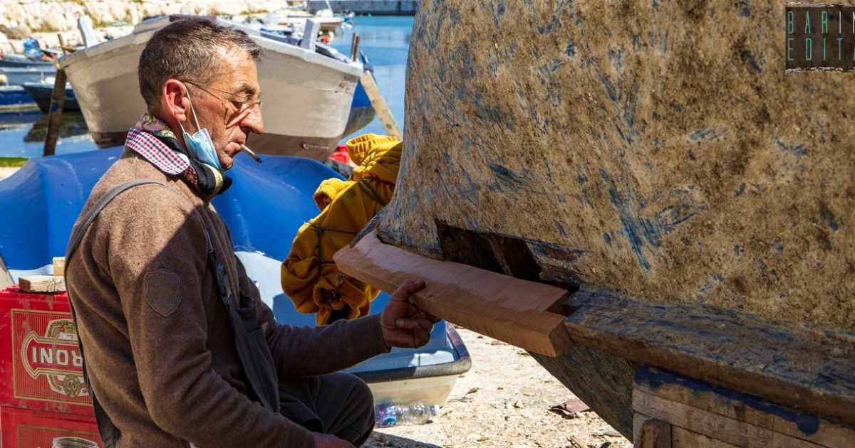 I sopravvissuti "calafat�re" di Bari: �Ripariamo sul mare i vecchi e colorati gozzi in legno�